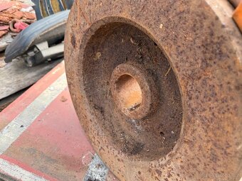 Setrvačník Zetor 25 - 3