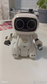 interaktivní robot smart na baterie - 3