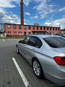 F30 318D 105kW Manuál - 3