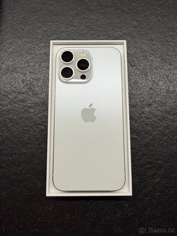 Apple iPhone 15 Pro Max 256GB - bílý titan TOP stav - 3