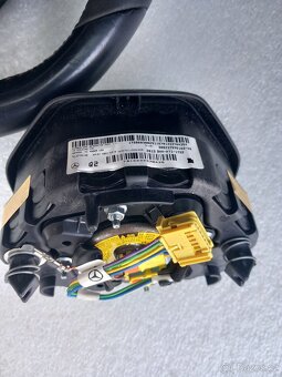 Volant Mercedes C63 AMG black series w 204 - 3