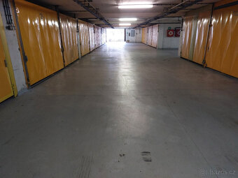 Prodám garáž v osobním vlastnictví s podílem na pozemku - 3