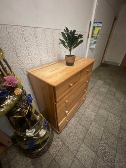 Dřevěná komoda - 3