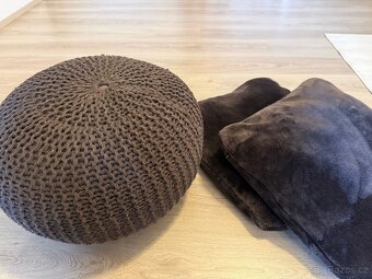 Polštáře a puff - 3