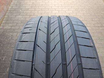 Hankook 235/35 R19 - 3