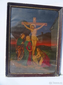 Staré obrazy v dřevěném rámu . - 3