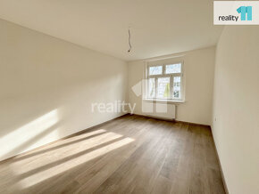 Prodej bytu 2+kk, 43 m2, po kompletní rekonstrukci, Praha 4  - 3
