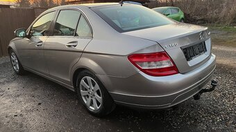 MERCEDES-BENZ W204,C180 SERVISNÍ KNIHA. - 3