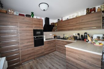Prodej bytu 3+1 s balkonem a garáží vDomašově - 3