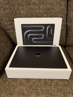 MacBook Pro 14" M3 PRO SK 2023 Vesmírně černý - 3