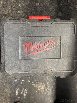 Aku kladivo MILWAUKEE M18BH-402C - 3