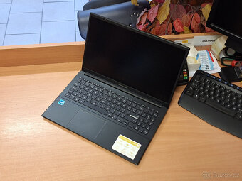 Asus VivoBook GO 15 - WIN11, 4x3.40GHz, 4GB RAM, 128GB MMC - 3