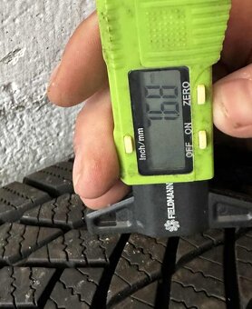 Sada 2 kusů zimních pneumatik 215/55 R17 Cena za vše - 3