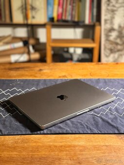 MacBook Pro M1 Max, 10 Core, 32 GB Ram, 1TB disk, 80% bateri - 3