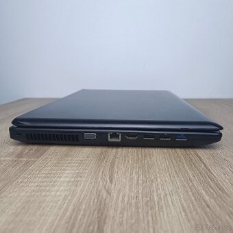 Velký 17" notebook Lenovo - 3