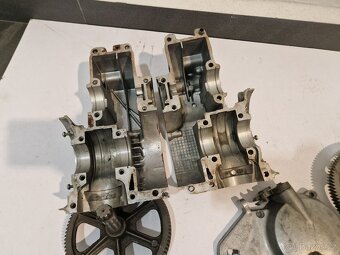 Díly motoru Manet Korado - 3