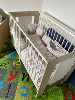 Dětská postýlka včetně vybavení - 3