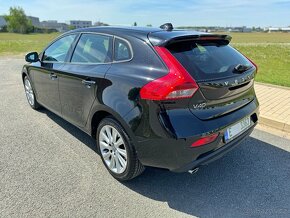 VOLVO V40 2.0 D4 130kW //2014 5TI-VÁLEC 150TKM KŮŽE SERVISKA - 3