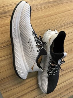 Hoka Carbon X3 - 3