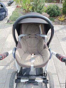 Vajíčko Maxi Cosi a báze isofix do auta - 3