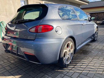 Alfa Romeo 147 GTA 3,2 rok 2003 - 3