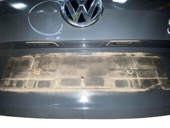 Páté dveře šedá barva LI7F VW Golf 7 kombi r.v. 2016 - 3