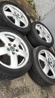 Pěkná alu kola R15 originál škoda 5x100 - 3