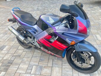 Honda CBR 600F r.v. 1992 TOP - stav - 3