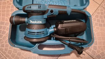 Prodám excentrickou brusku Makita BO5041 s příslušenstvím - 3