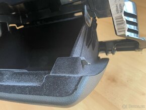 Kastlík u spolujezdce BMW 1 (e87) - 3