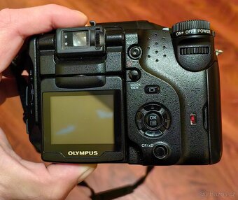Olympus C-5060 - CCD - 3