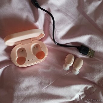 Bezdrátová růžová sluchátka - 3