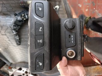 Prodám díly na Hyundai ix35 r.v.2014 - 3