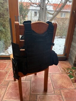 Taktická vesta se dvěma pláty - 3