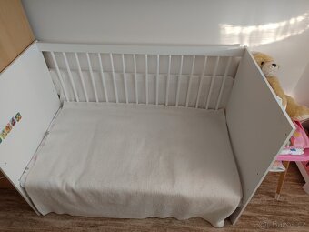 Prodám oblečení a postýlku - 3