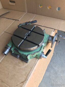 Frézka-otočný stůl - 3