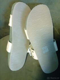 
Pantofle sandály PEPE JEANS LONDON Nové PC 2.500 Kč

 - 3
