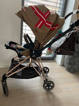 Kocarek Cybex - Karolina Kurková - 3