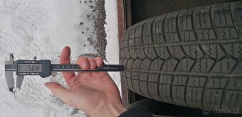 2ks zimní pneu 175/70 13 "cena za 2ks Stav 60% - 3