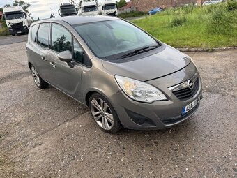 Opel Meriva B 180t km 1.7d automat klepou vstriky bily kour - 3