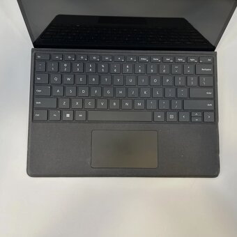 Microsoft Surface Pro 9 i7 / 16 GB / 256+ GB SSD - 3