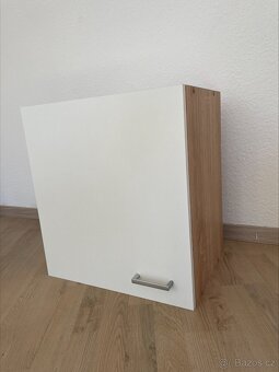Prodám závěsnou skříňku - 3