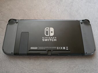 Nintendo Switch V2 - 3