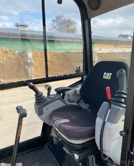 Minibagr po servisu TOP-Caterpillar 302.4 D-2,3t(13 kW) - 3