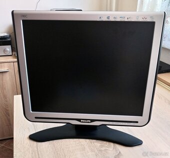 Monitor 27" Fujitsu + Philips 19" - 3