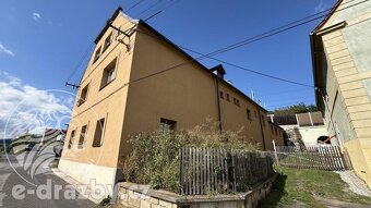 Bytový dům (5 bytů + 1 nebytový prostor) v obci Povrly, okre - 3