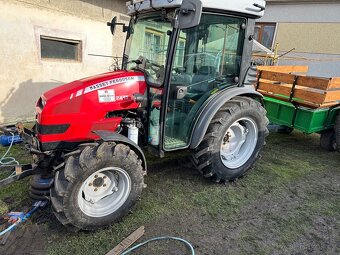 Prodám komunální traktor Massey Ferguson MF 2515 na SPZ - 3