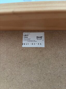 LÄTT Dětský stolek a 2 židle, bílá/borovice - 3