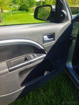 Ford Mondeo combi Mk3,2,2TDCI,114Kw,2005r - 3