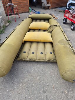Velký raft s motorem - 3
